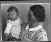 Familienbild (Positivo) di Pokorny, Bruno (1925/01/01 - 1946/12/31)