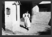 ritratto di donna (Positivo) di Pokorny, Bruno (1925/01/01 - 1946/12/31)