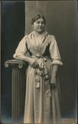 ritratto di donna (Positivo) di Broch, Anton (1904/01/01 - 1918/12/31)