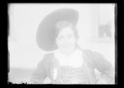 ritratto di donna (Positivo) di Knoll, Wolfram (1939/01/01 - 1939/12/31)
