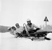 Bobfahrer (Positivo) di Foto Hermann Frass, Bozen,Hermann Frass (1951/12/01 - 1951/12/31)