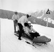 Bobfahrer (Positivo) di Foto Hermann Frass, Bozen,Hermann Frass (1951/12/01 - 1951/12/31)