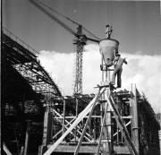 Messepalast Bozen-Romstraße (Positivo) di Foto Hermann Frass, Bozen,Hermann Frass (1952/05/01 - 1952/05/31)