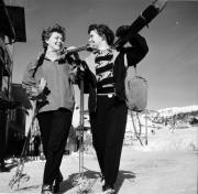 Skifahrer (Positivo) di Foto Hermann Frass, Bozen,Hermann Frass (1953/01/01 - 1953/01/31)