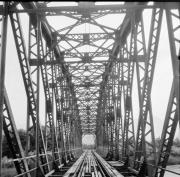 Brücke Eisenbahn Bozen-Kaltern (Positivo) di Foto Hermann Frass, Bozen,Hermann Frass (1953/07/01 - 1953/07/31)