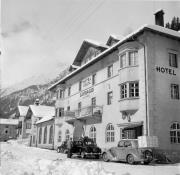 Automobil um 1950 (Positivo) di Foto Hermann Frass, Bozen,Hermann Frass (1954/03/01 - 1954/03/31)