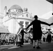 Tanzen (Positivo) di Foto Hermann Frass, Bozen,Hermann Frass (1954/04/11 - 1954/04/11)