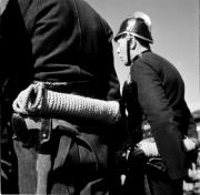 Feuerwehrmann (Positivo) di Foto Hermann Frass, Bozen,Hermann Frass (1954/05/01 - 1954/05/31)