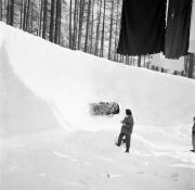 Wettkampf: Bobrennen Cortina 1956 (Positivo) di Foto Hermann Frass, Bozen,Hermann Frass (1956/01/01 - 1956/01/31)