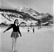 Eisläufer (Positivo) di Foto Hermann Frass, Bozen,Hermann Frass (1957/02/01 - 1957/02/28)