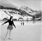 Eisläufer (Positivo) di Foto Hermann Frass, Bozen,Hermann Frass (1957/02/01 - 1957/02/28)