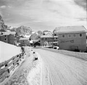 Dolomitenstraße (Positivo) di Foto Hermann Frass, Bozen,Hermann Frass (1957/02/01 - 1957/02/28)