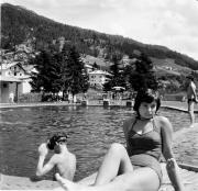 Lido Kastelruth-Überwasser (St. Ulrich) (Positivo) di Foto Hermann Frass, Bozen,Hermann Frass (1957/08/01 - 1957/08/31)