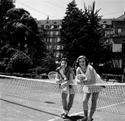 Tennisplatz Bozen-Laurinhotel (Positivo) di Foto Hermann Frass, Bozen,Hermann Frass (1958/06/01 - 1958/06/63)