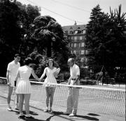 Tennisplatz Bozen-Laurinhotel (Positivo) di Foto Hermann Frass, Bozen,Hermann Frass (1958/06/01 - 1958/06/63)