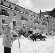 Automobil um 1950 (Positivo) di Foto Hermann Frass, Bozen,Hermann Frass (1957/02/01 - 1957/02/28)