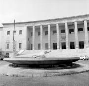 Gerichtsgebäude in Bozen (Positivo) di Foto Hermann Frass, Bozen,Hermann Frass (1955/01/01 - 1969/12/31)