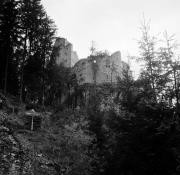 Schloß Hauenstein (Kastelruth-Seis) (Positivo) di Foto Hermann Frass, Bozen,Hermann Frass (1950/01/01 - 1969/12/31)