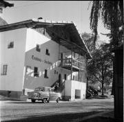 Andreas-Hofer-Geburtshaus in St. Leonhard (Positivo) di Foto Hermann Frass, Bozen,Hermann Frass (1955/01/01 - 1969/12/31)
