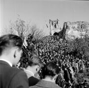 Kundgebung Schloß Sigmundskron 1957 (Positivo) di Foto Hermann Frass, Bozen,Hermann Frass (1957/11/17 - 1957/11/17)