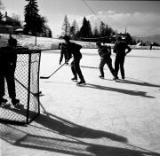 Eishockey (Positivo) di Foto Hermann Frass, Bozen,Hermann Frass (1957/01/01 - 1957/12/31)