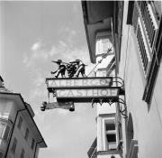 Schild Gastbetrieb in Bozen Schlutziger Luis (Positivo) di Foto Hermann Frass, Bozen,Hermann Frass (1950/01/01 - 1975/12/31)