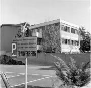 Verkehrsschild: Parkplatz (Positivo) di Foto Hermann Frass, Bozen,Hermann Frass (1950/01/01 - 1979/12/31)