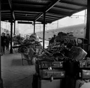 Eisenbahn Bahnhof Bozen (Positivo) di Foto Hermann Frass, Bozen,Hermann Frass (1957/03/01 - 1957/03/31)