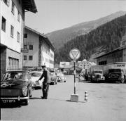 strada (Positivo) di Foto Hermann Frass, Bozen,Hermann Frass (1962/07/01 - 1962/07/31)