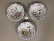 Teller, jeweils verschiedener Blumendekor, tief, Fayence