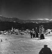 Skifahrer (Positivo) di Foto Elisabeth Fuchs-Hauffen, Überlingen/Bodensee,Fuchs-Hauffen, Elisabeth (1978/02/01 - 1978/02/28)