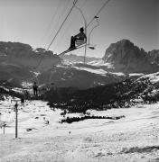 Skifahrer (Positivo) di Foto Elisabeth Fuchs-Hauffen, Überlingen/Bodensee,Fuchs-Hauffen, Elisabeth (1968/03/01 - 1968/03/31)