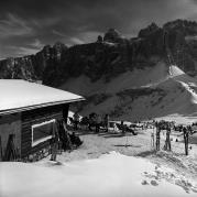 Skifahrer (Positivo) di Foto Elisabeth Fuchs-Hauffen, Überlingen/Bodensee,Fuchs-Hauffen, Elisabeth (1966/02/01 - 1966/02/28)