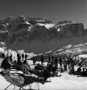 Skifahrer (Positivo) di Foto Elisabeth Fuchs-Hauffen, Überlingen/Bodensee,Fuchs-Hauffen, Elisabeth (1968/03/01 - 1968/03/31)