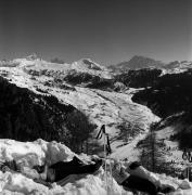 Skifahrer (Positivo) di Foto Elisabeth Fuchs-Hauffen, Überlingen/Bodensee,Fuchs-Hauffen, Elisabeth (1971/03/01 - 1971/03/31)