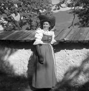 costume tradizionale (Positivo) di Foto Elisabeth Fuchs-Hauffen, Überlingen/Bodensee,Fuchs-Hauffen, Elisabeth (1971/07/01 - 1971/07/31)