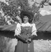 costume tradizionale (Positivo) di Foto Elisabeth Fuchs-Hauffen, Überlingen/Bodensee,Fuchs-Hauffen, Elisabeth (1971/07/01 - 1971/07/31)