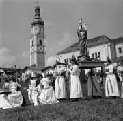 Grödner Tracht (Positivo) di Foto Elisabeth Fuchs-Hauffen, Überlingen/Bodensee,Fuchs-Hauffen, Elisabeth (1969/07/01 - 1969/07/31)