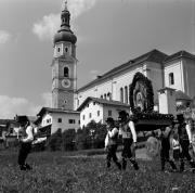 costume tradizionale (Positivo) di Foto Elisabeth Fuchs-Hauffen, Überlingen/Bodensee,Fuchs-Hauffen, Elisabeth (1969/07/01 - 1969/07/31)