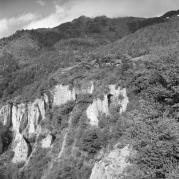 Bauernhof Tirol (Positivo) di Foto Elisabeth Fuchs-Hauffen, Überlingen/Bodensee,Fuchs-Hauffen, Elisabeth (1964/10/01 - 1964/10/31)