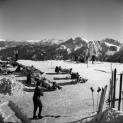 Gast (Positivo) di Foto Elisabeth Fuchs-Hauffen, Überlingen/Bodensee,Fuchs-Hauffen, Elisabeth (1965/02/01 - 1965/02/28)