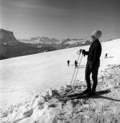 Skifahrer (Positivo) di Foto Elisabeth Fuchs-Hauffen, Überlingen/Bodensee,Fuchs-Hauffen, Elisabeth (1965/02/01 - 1965/02/28)