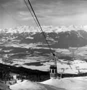 Seilbahn Bruneck-Kronplatz (Positivo) di Foto Elisabeth Fuchs-Hauffen, Überlingen/Bodensee,Fuchs-Hauffen, Elisabeth (1965/02/01 - 1965/02/28)