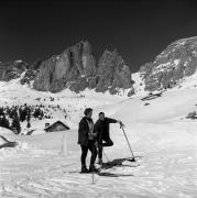 Skifahrer (Positivo) di Foto Elisabeth Fuchs-Hauffen, Überlingen/Bodensee,Fuchs-Hauffen, Elisabeth (1966/02/01 - 1966/02/28)