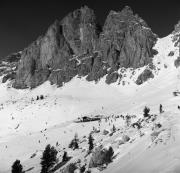 Skifahrer (Positivo) di Foto Elisabeth Fuchs-Hauffen, Überlingen/Bodensee,Fuchs-Hauffen, Elisabeth (1966/02/01 - 1966/02/28)