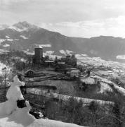 Schloss Tirol (Positivo) di Foto Elisabeth Fuchs-Hauffen, Überlingen/Bodensee,Fuchs-Hauffen, Elisabeth (1964/10/01 - 1964/10/31)