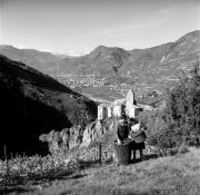 Schloß Karneid (Positivo) di Foto Elisabeth Fuchs-Hauffen, Überlingen/Bodensee,Fuchs-Hauffen, Elisabeth (1966/11/01 - 1966/11/13)