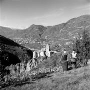 Schloß Karneid (Positivo) di Foto Elisabeth Fuchs-Hauffen, Überlingen/Bodensee,Fuchs-Hauffen, Elisabeth (1966/11/01 - 1966/11/13)