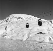 Skipisten (Positivo) di Foto Elisabeth Fuchs-Hauffen, Überlingen/Bodensee,Fuchs-Hauffen, Elisabeth (1970/03/01 - 1970/03/31)
