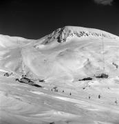 Skipisten (Positivo) di Foto Elisabeth Fuchs-Hauffen, Überlingen/Bodensee,Fuchs-Hauffen, Elisabeth (1970/03/01 - 1970/03/31)
